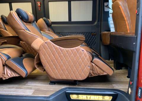 Skybus Special - Solati Limousine 10 ghế vip 3